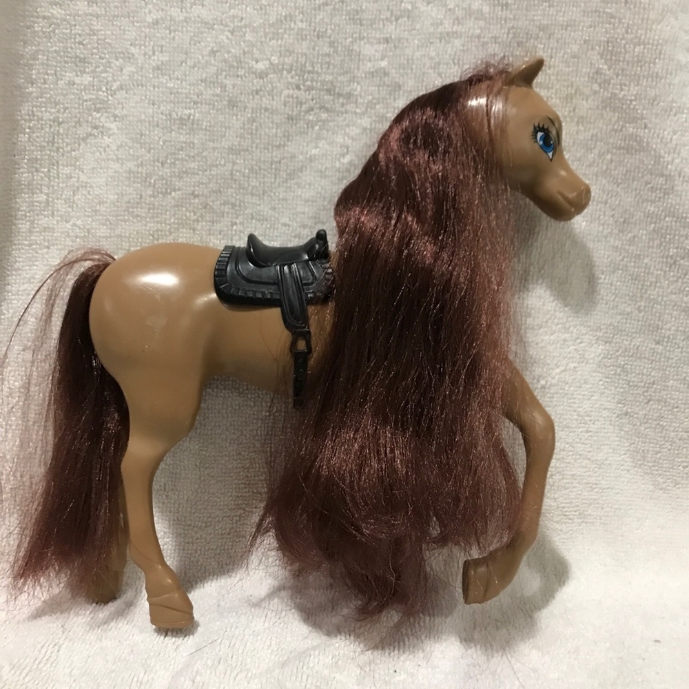 Bratz Doll Horse with Huge Blue Eyes No Movement